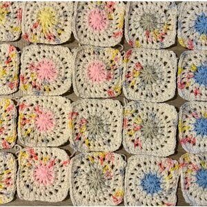 Lot of 20 4.5” PASTEL SPECKLES Crochet STARBURST GRANNY SQUARES Afghan DIY
